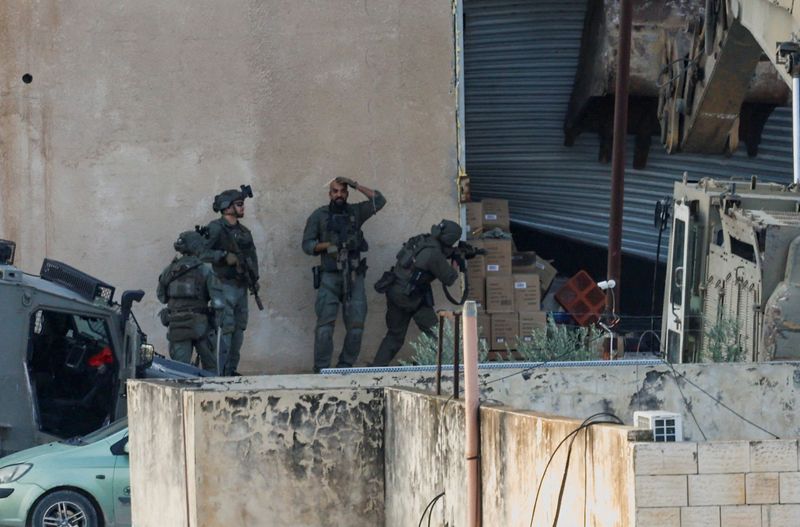 Israeli forces kill two Palestinians in West Bank who appeared to be surrendering