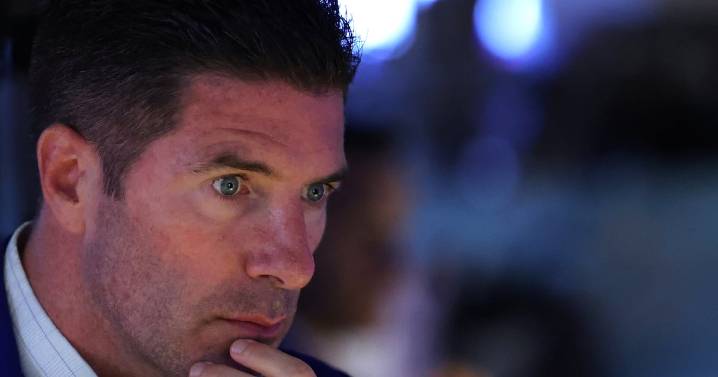 Wall Street cierra a la baja pese a Nvidia y en Chile los 10.000 puntos se le resisten al Ipsa