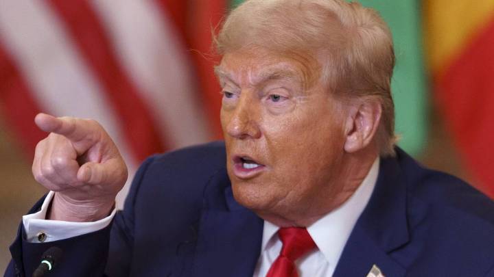 President Trump Calls NBC's Seth Meyers "Deranged Lunatic"