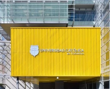 Amenaza de artefacto explosivo provoca evacuación total en la Universidad Católica de Colombia