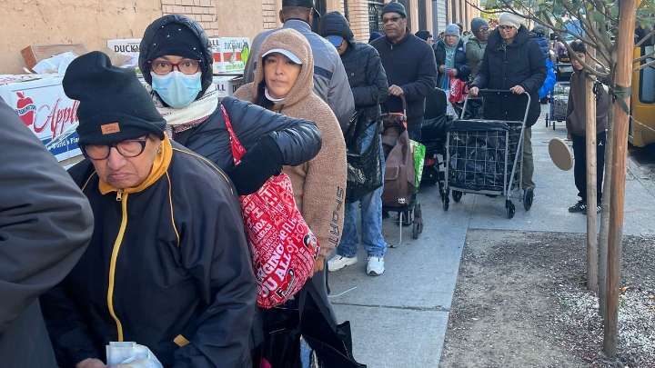 SNAP benefits cut off during shutdown, driving long lines at food pantries