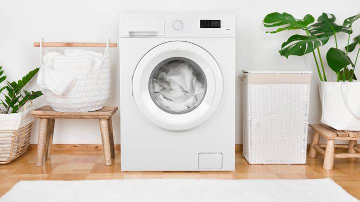 I fell for this common laundry myth, and you probably have too — here's the correct way to wash your whites