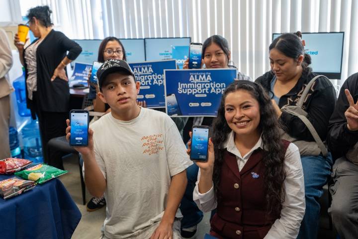 Lanzan app para dar más herramientas a inmigrantes en caso de detención