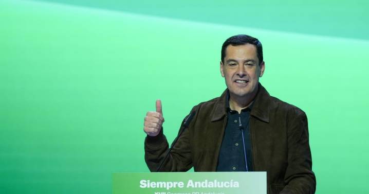 Moreno convierte los servicios públicos en bandera electoral ante el PSOE