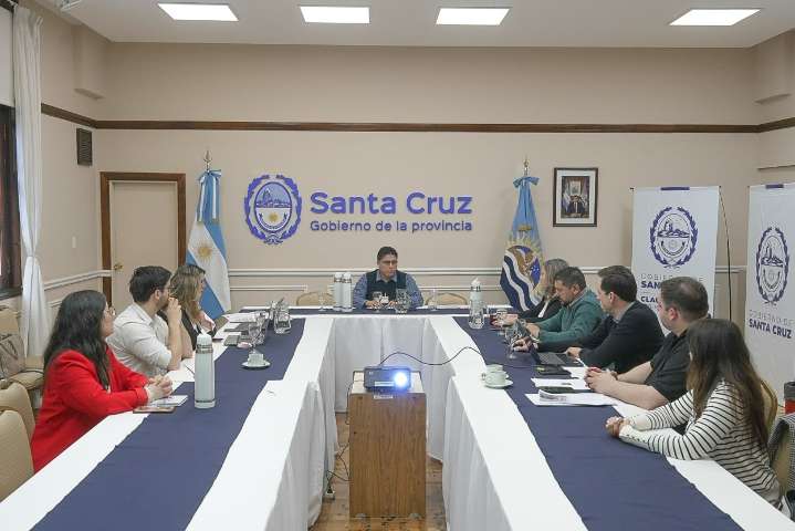 Vidal se reunió con la Cartera de Salud para delinear acciones a seguir en los próximos meses