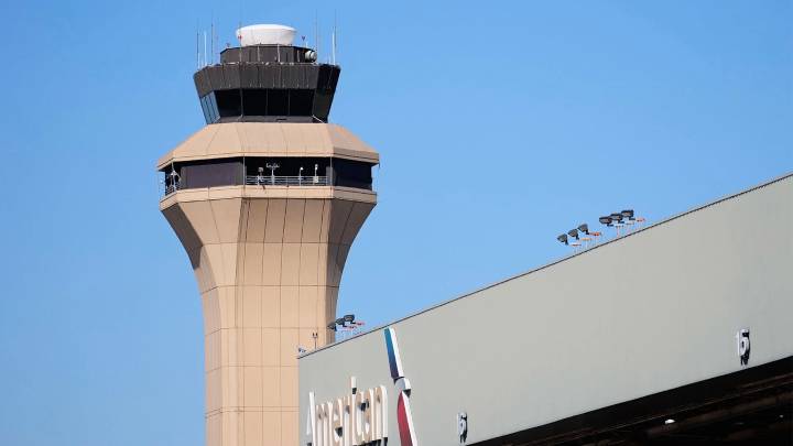 Flying soon? Delays abound at these U.S. airports still dealing with air traffic controller shortages