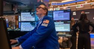 Stock market continues to fade as investors hedge against AI hype
