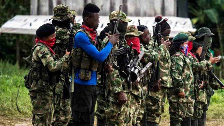 Los sofisticados métodos para el reclutamiento de menores en Colombia: desde redes sociales hasta promesas de amor