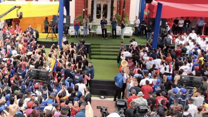 Maduro: Estudiantes universitarios son la esperanza y energía de Venezuela