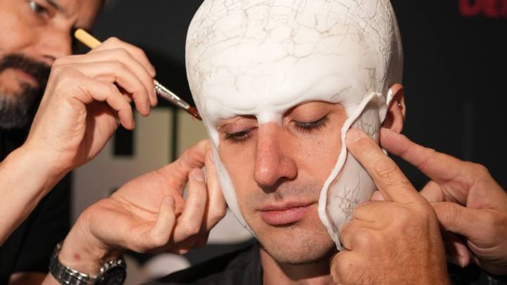 New Yorker gets Pennywise the Clown makeover from HBO makeup artists on Halloween