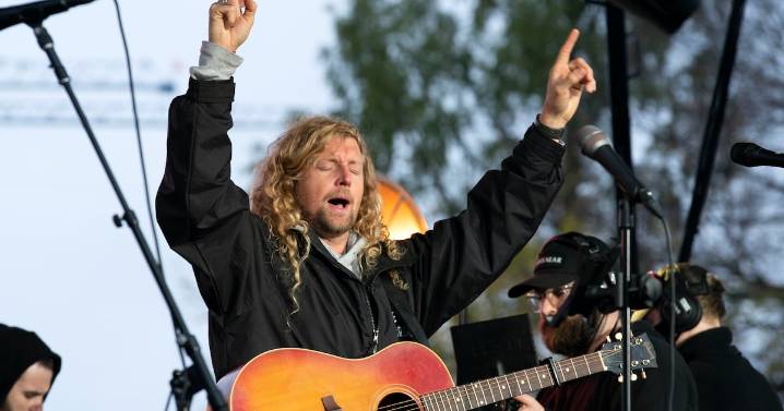 Quebec City sued after cancelling controversial U.S. Christian singer’s show