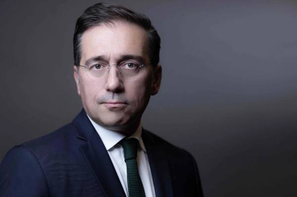 Gobierno de Madrid exige renuncia de canciller por disculparse con México