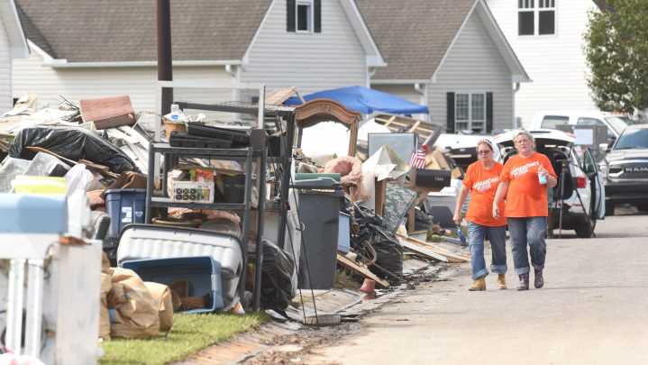 See how Hurricane Florence flooded Stoney Creek homes in…