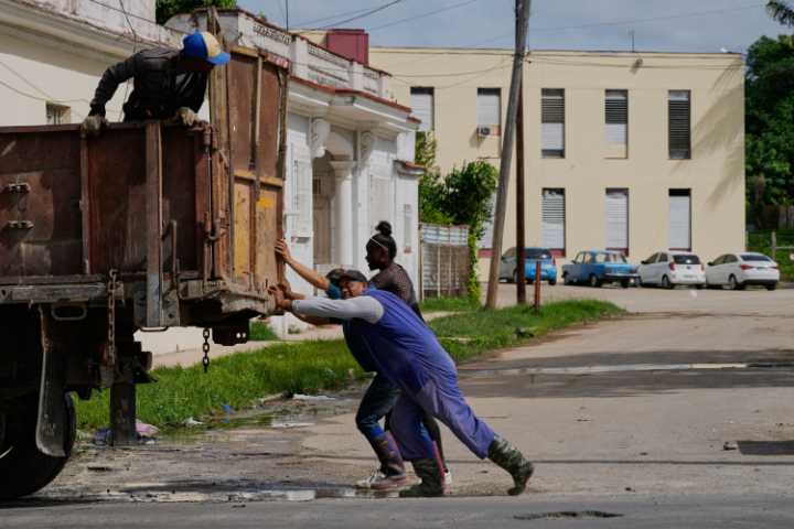 Cubans Watch the Escalating U.S.