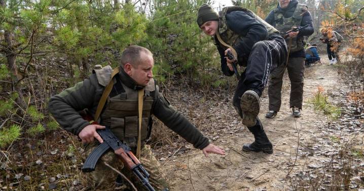 Zelenskyy says Ukraine is working on a prisoner exchange with Russia