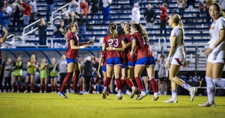 Kansas soccer advances to Sweet 16 with win over Louisville