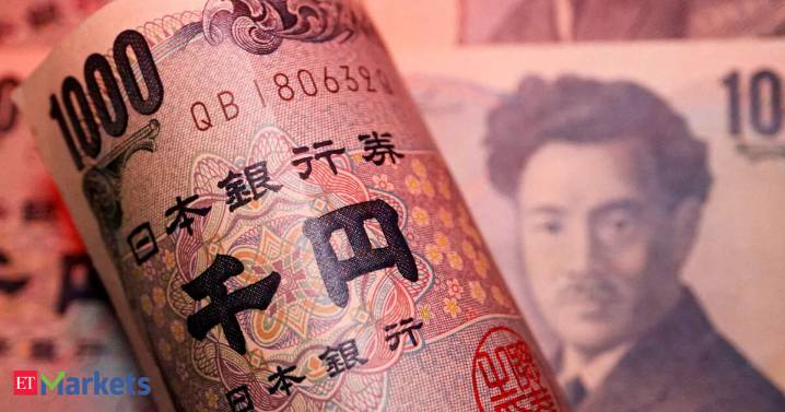 Super-long JGB yields hit record high on PM Takaichi stimulus concerns
