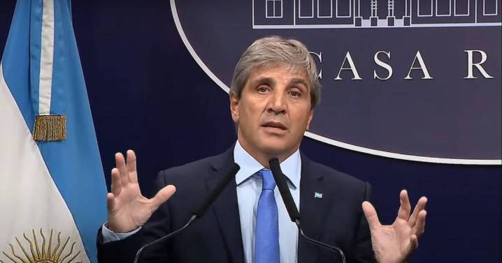 Caputo desmintió un supuesto rescate financiero de los bancos