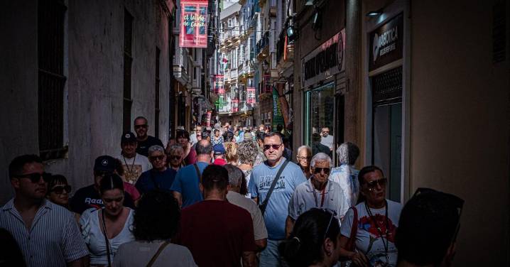 Más de 13.300 turistas llegan este miércoles a Cádiz en crucero
