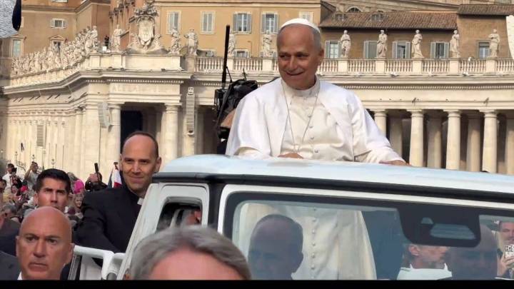 El Papa León XIV pide evitar el exceso de información que deshumaniza y manipula