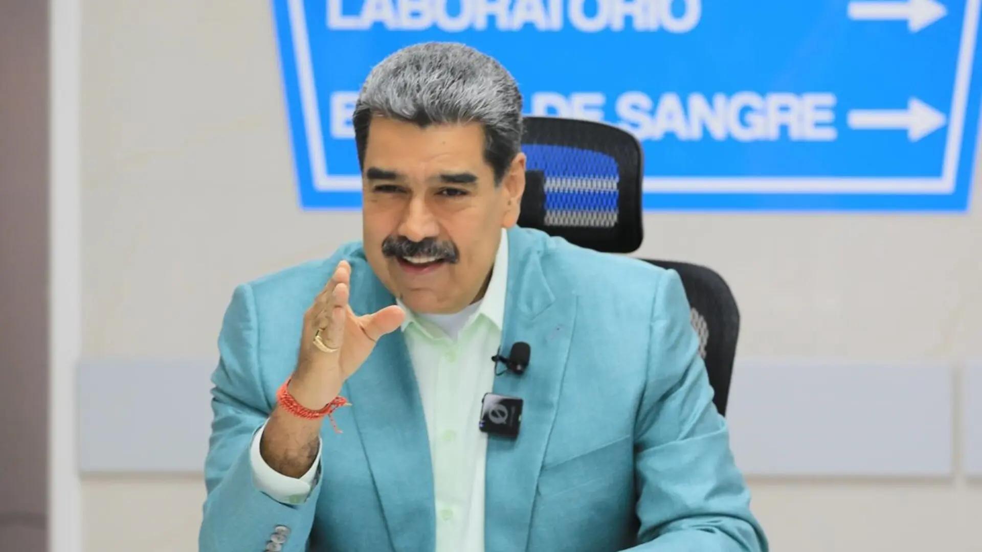 Maduro aboga por combatir la "guerra psicológica" de EEUU: "¿Cómo se dice imbécil en inglés?"