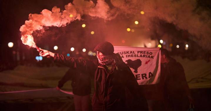 Palestinian team plays friendly in Spain in front of 50,000 spectators