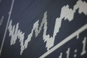 Asian markets swing as trades eye tech rally, US rate outlook