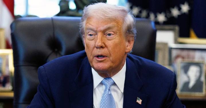 Deja Trump abierta la posibilidad de lanzar ataques militares dentro de México