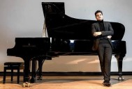 El joven pianista del Colón, Ciro Rolón, en una noche exclusiva en Villa Victoria