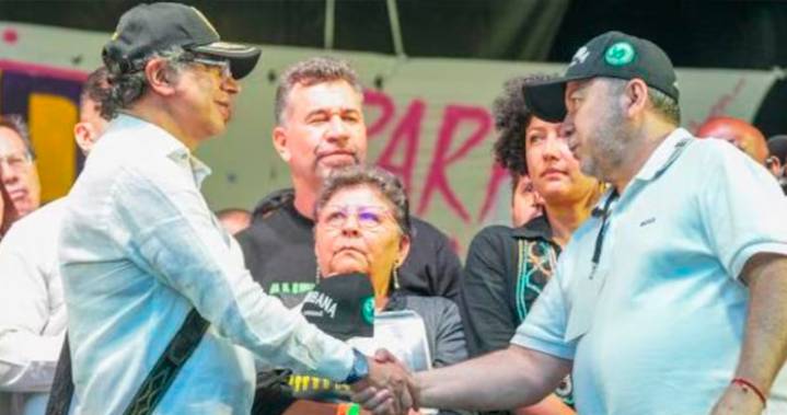 Comisión de Acusación abrió una investigación previa a Petro por polémico “tarimazo” en Medellín