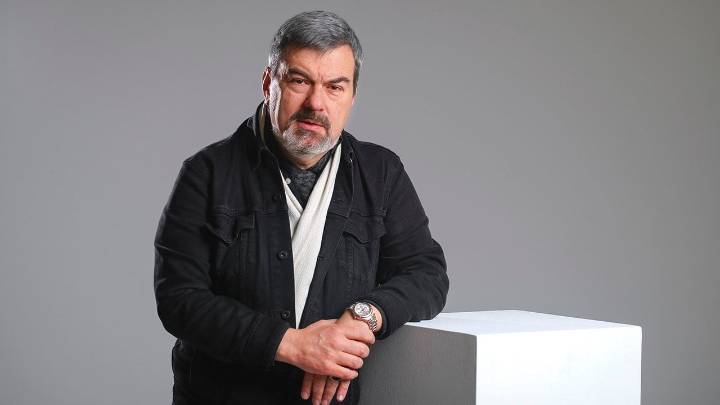 ‘Consumidores de atención’, una análisis a la sociedad hiperconectada por el filósofo Roberto Palacio, “un Gen Z tarda ocho horas diarias en la pantalla”