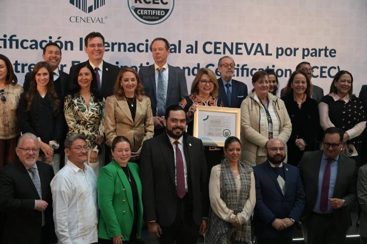 CENEVAL Recibe Certificación Global, se Consolida como Referente Mundial de Calidad
