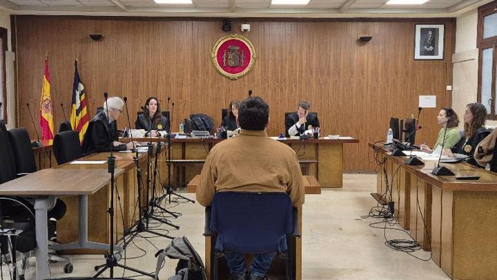 Condenado a dos años de prisión por mostrar pornografía y abusar de una niña de ocho años en un piso de Palma