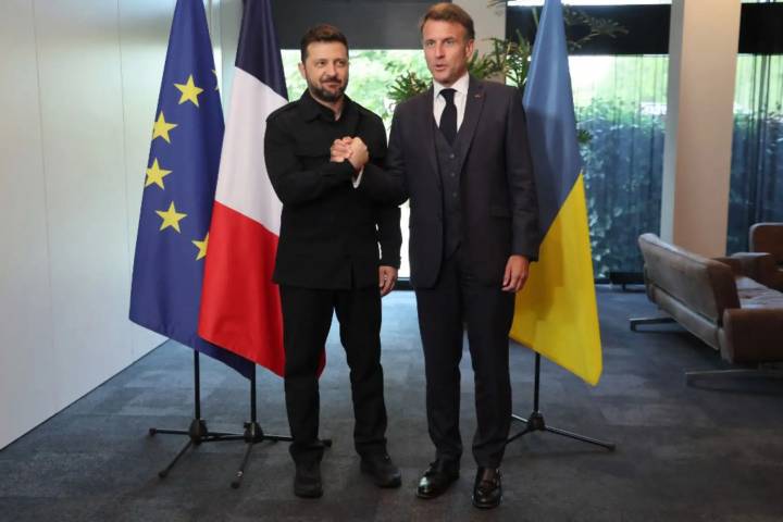 Macron dice que "por fin" hay oportunidad de avanzar hacia una paz "duradera" en Ucrania