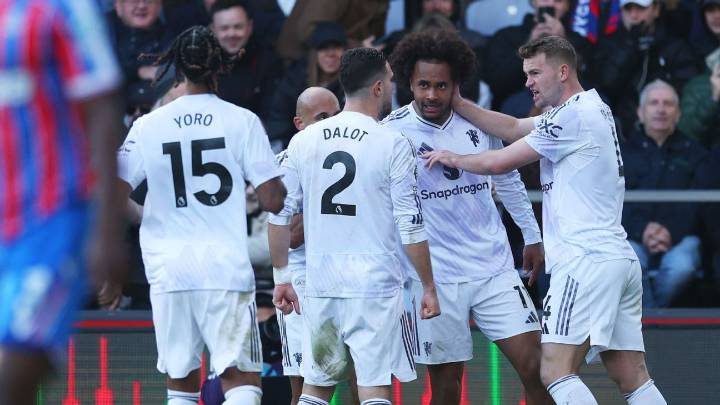 Zirkzee leads Man United comeback in game of two halves vs. Palace
