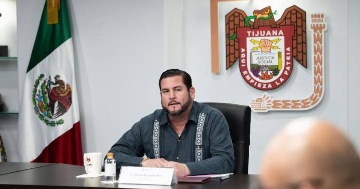 Encabeza alcalde Ismael Burgueño sesión del Consejo de Protección Civil para atender zonas de riesgo en Tijuana