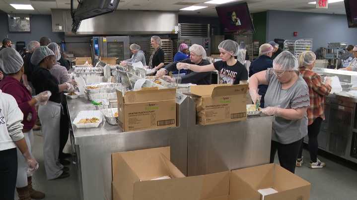 Mozel Sanders Foundation packs thousands of meals for Thanksgiving