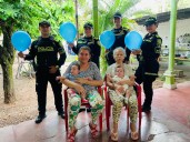 Policías en Yaguará realizaron una campaña para apoyar a madre y sus gemelos