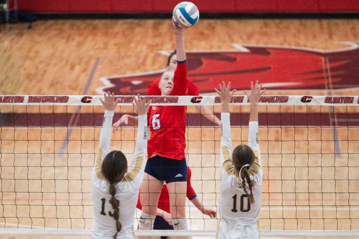 See photos: Hanover-Horton, Lumen Christi face off in Division 3 volleyball regional semifinal
