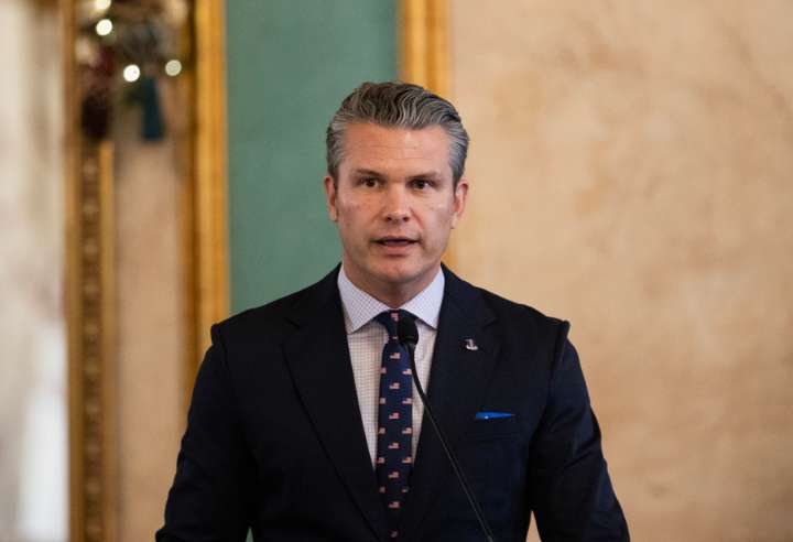 Congresistas demócratas acusan a Hegseth de "homicidio y crimen de guerra" en el Caribe