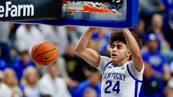 No. 12 Kentucky to face No. 17 Michigan State in Champions Classic