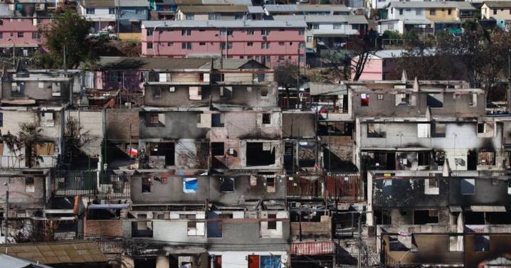 Cómo la reconstrucción por megaincendios se tomó la campaña en Valparaíso a casi dos años de la tragedia