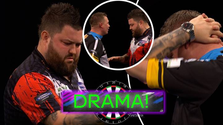 Michael Smith and Chris Dobey play out the most dramatic last leg with EIGHTEEN missed match darts