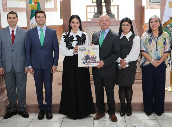 Recibe Congreso del Estado volumen impreso del 2do Informe del gobernador Manolo Jiménez