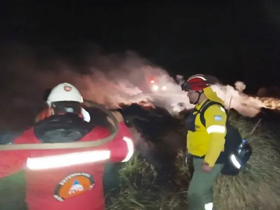 Contuvieron un incendio forestal cerca de Zapala