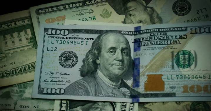 Dólar en Colombia rompe el piso de los $3.700: ¿seguirá cayendo?