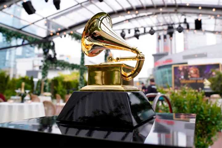 Quienes son los nominados a los Grammys 2026
