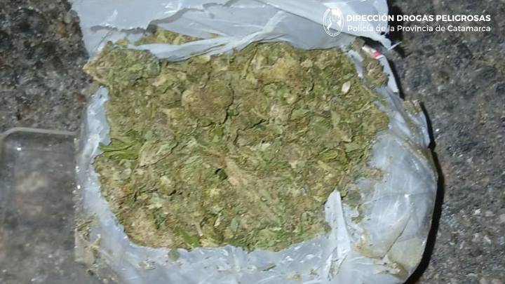 Narcomenudeo en Paclín: secuestran casi 2 kilos de marihuana y detienen a un hombre