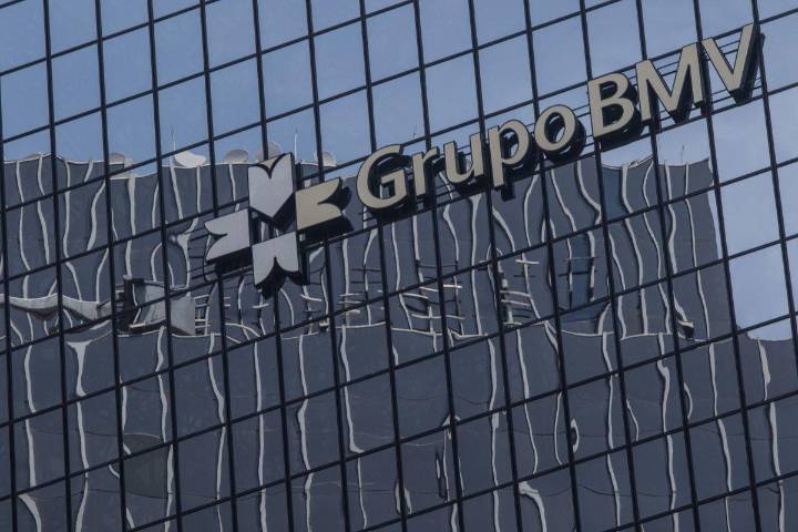 Peso y la BMV rompen en octubre la racha positiva que habían logrado