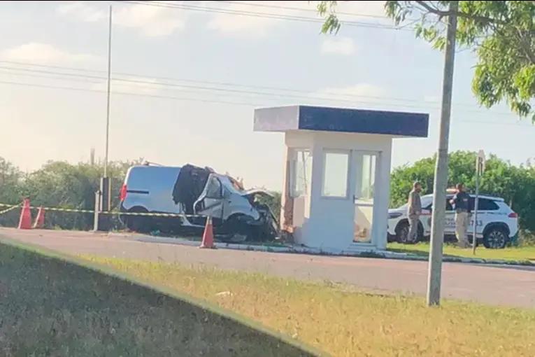 Conductor chocó su camioneta contra un puesto de control aduanero en Brasil y murió